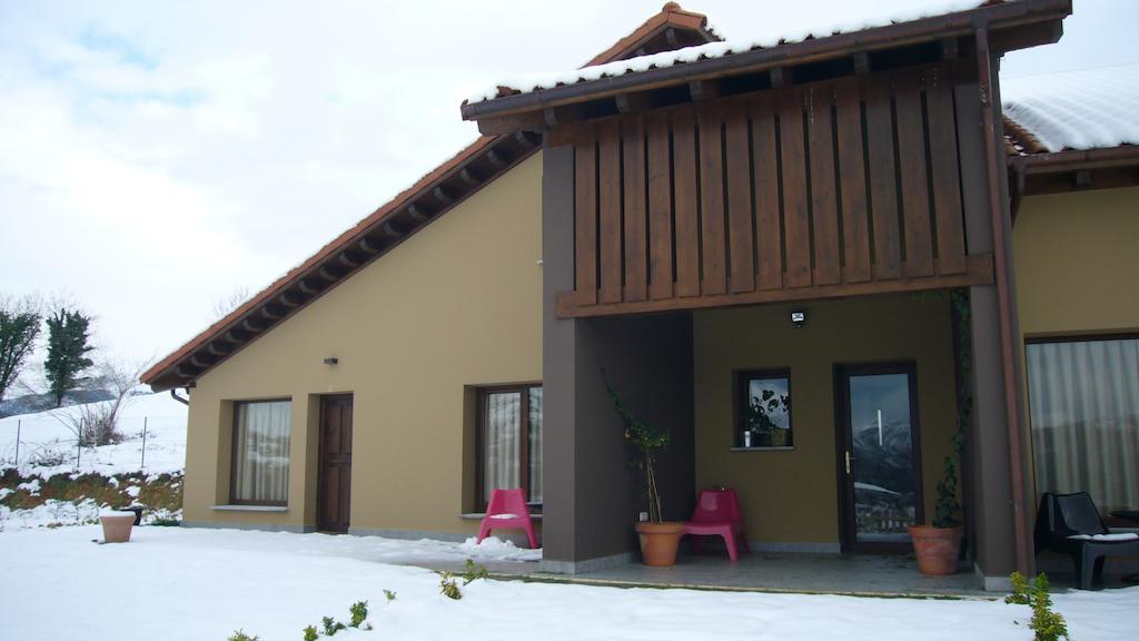 Apartamentos La Senda San Juan de Parres Luaran gambar