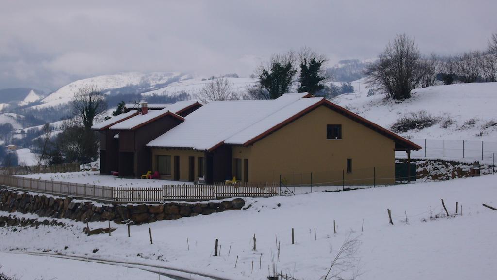 Apartamentos La Senda San Juan de Parres Luaran gambar