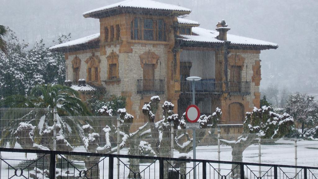 Apartamentos La Senda San Juan de Parres Luaran gambar